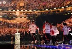 刷新赛事纪錄(lù)，成都AG超玩会战隊(duì)捧起KPL夏季赛奖杯