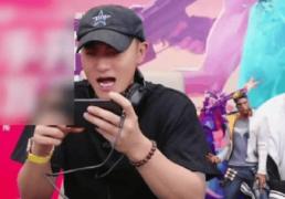 黄子(zi)韬電(diàn)竞精彩瞬间：四杀逆袭，魅力全开！