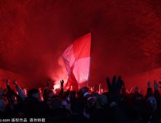 天秀操(cāo)作！阿森納(nà)官方视角：道曼穿裆接(jiē)马赛回旋，最后挑(tiāo)射破門(mén)