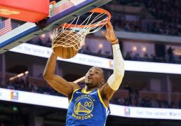 仍(réng)對(duì)他有(yǒu)期(qī)待！库里打破沉(chén)默，谈库明加合同风波