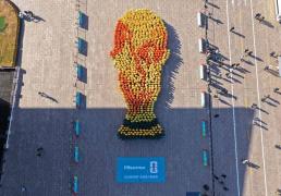 “人(rén)形(xíng)大力(lì)神杯”成(chéng)功挑战吉尼斯 海信世界杯定制(zhì)展(zhǎn)现冠(guān)军实力(lì)