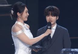 BLG上(shàng)上(shàng)签！对陣(zhèn)外卡队鎖(suǒ)定(dìng)一分！TES打GEN史(shǐ)诗级强度(dù)！