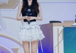 Rita的逆袭之路！电竞解说到(dào)娱乐圈女神，跨界走得飞起(qǐ)！