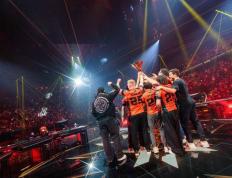 冠(guān)军加冕！NRG奪(duó)得(dé)2025无畏契約(yuē)巴(bā)黎(lí)全(quán)球(qiú)冠(guān)军賽(sài)冠(guān)军