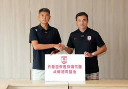 亚泰(tài)名宿曹添堡回家省(shěng)亲 投身青训赛道助力亚泰(tài)青训