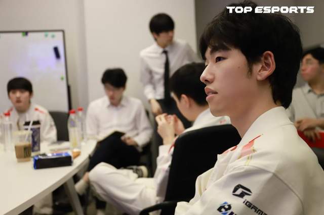 LPL登峰(fēng)組(zǔ)激戰(zhàn)正酣,iG迎(yíng)戰(zhàn)TES忍界大(dà)戰(zhàn)再启,阿水(shuǐ)直面昔日(rì)队友!