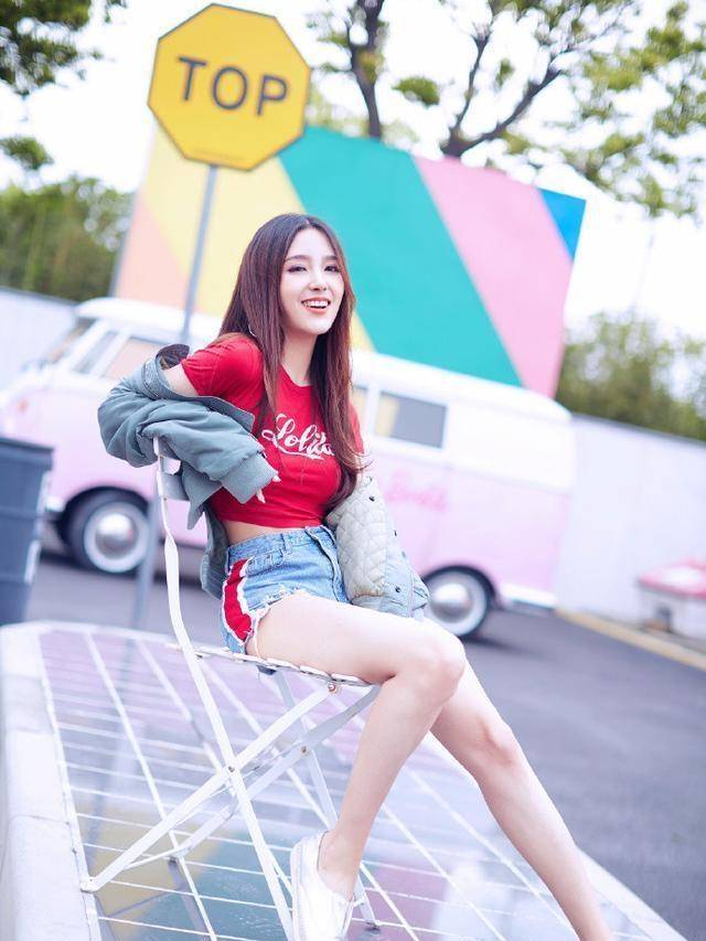 Rita的逆袭之路!电竞解说到(dào)娱乐圈女神,跨界走得飞起(qǐ)!