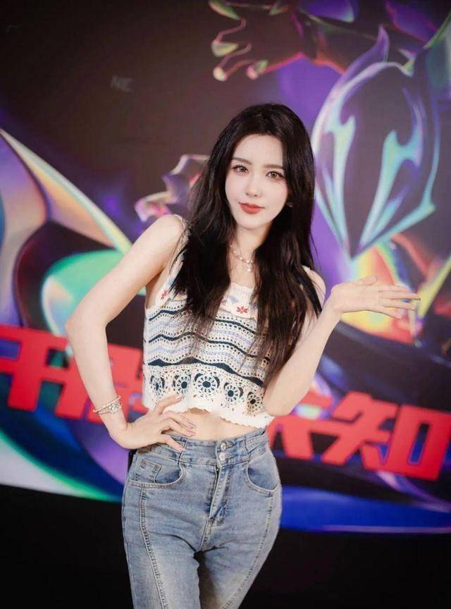 Rita的逆袭之路!电竞解说到(dào)娱乐圈女神,跨界走得飞起(qǐ)!