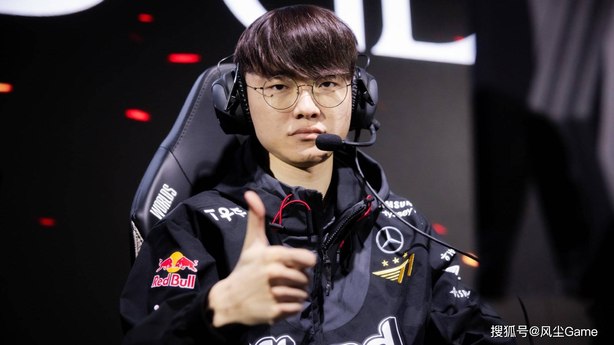 LOL传奇中單(dān)官(guān)宣(xuān)退役(yì)!連(lián)續(xù)8年进世界(jiè)赛,巅峰期把(bǎ)IG打(dǎ)到解散(sàn)