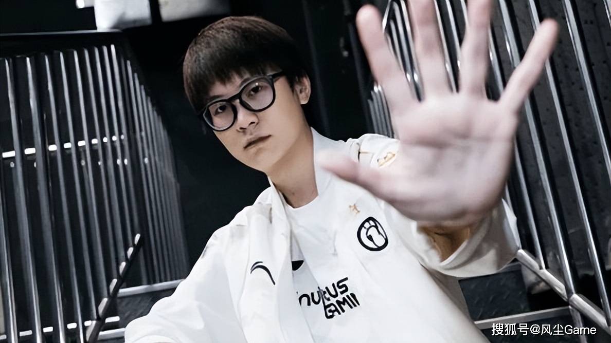 LPL选手擺(bǎi)烂惹怒(nù)官方!管澤(zé)元预测入围赛:T1会3:1赢下(xià)IG