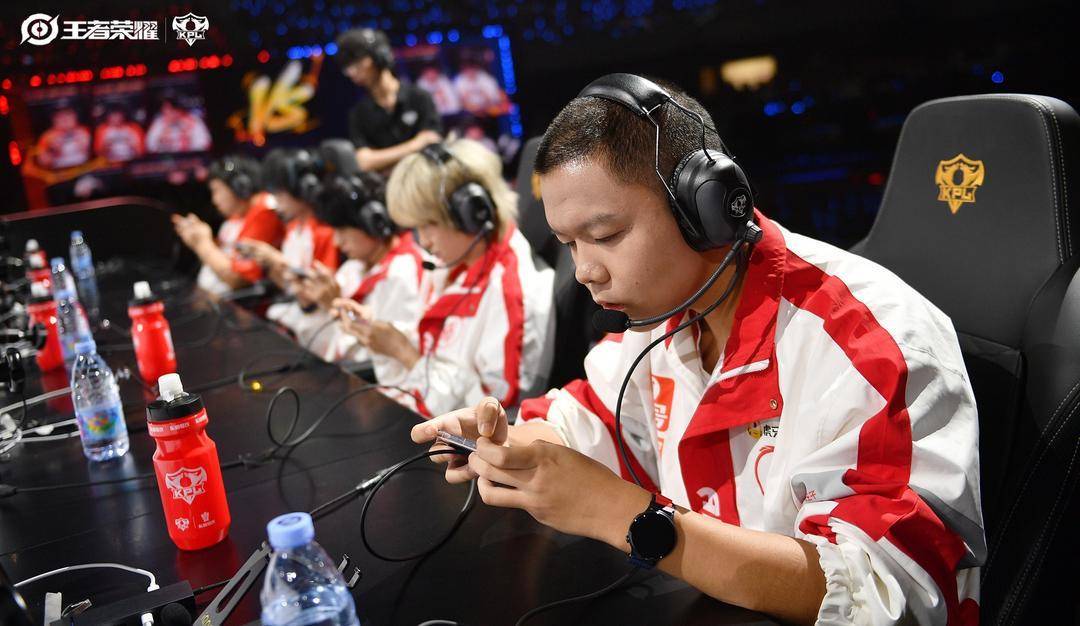 当孟家俊成(chéng)为成(chéng)都(dōu)AG超玩会.大帅:自信与克制