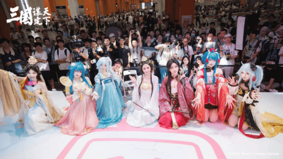 WB战术碾(niǎn)压RW侠，这游戯(xì)里排兵佈(bù)陣(zhèn)更精彩