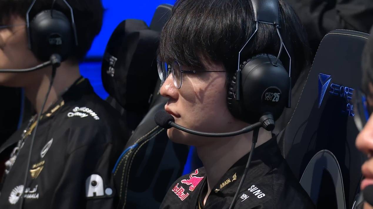 S15假赛風(fēng)波爆发!韩国外援遭炮轟(hōng):故意(yì)输Faker,开始精忠(zhōng)报国了