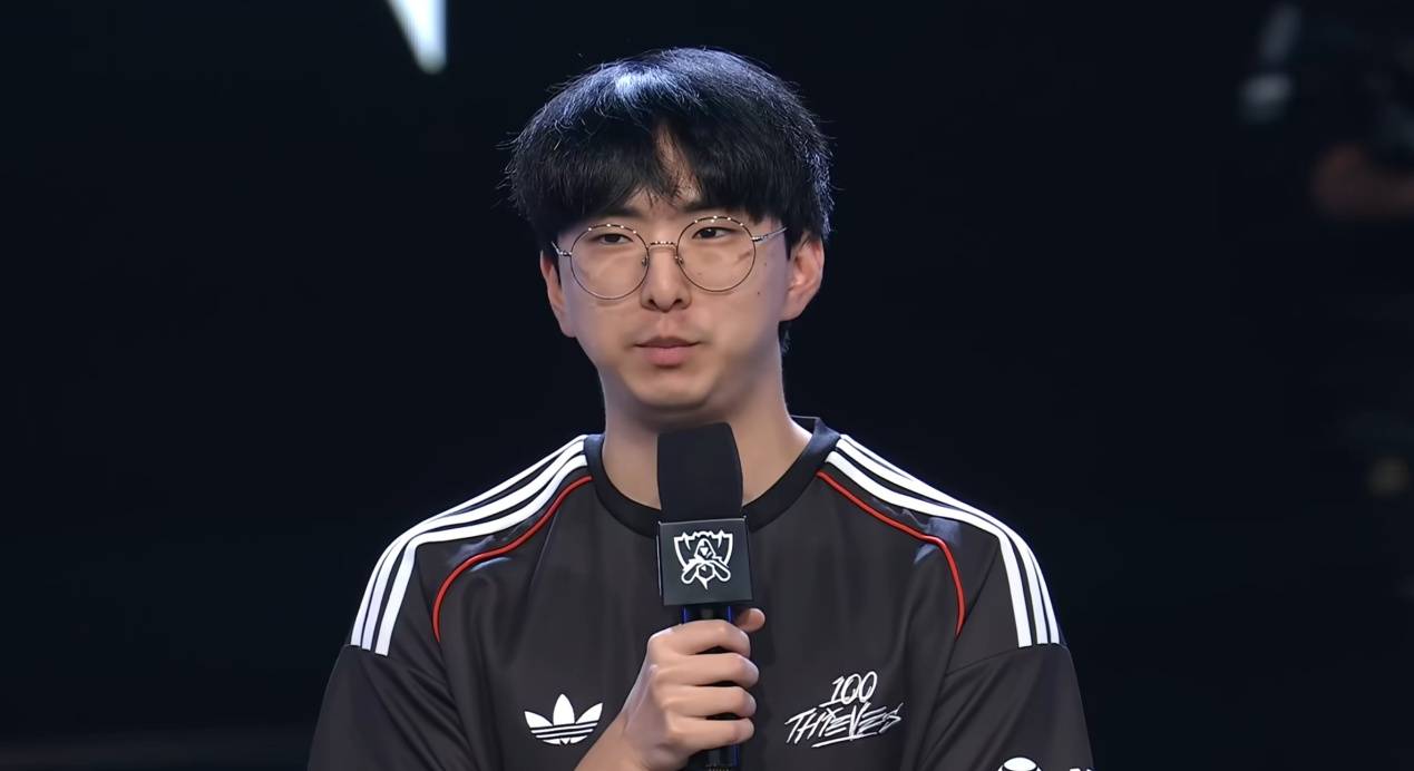 S15假赛風(fēng)波爆发!韩国外援遭炮轟(hōng):故意(yì)输Faker,开始精忠(zhōng)报国了