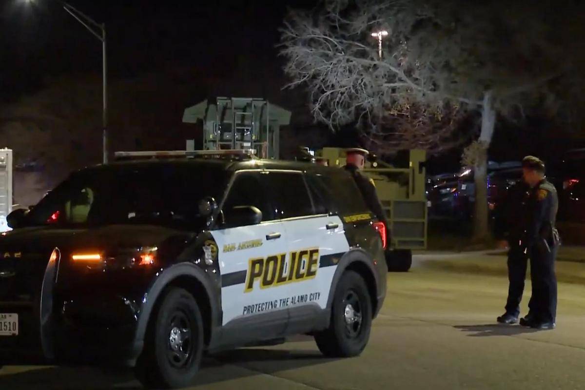 谦逊哥(gē)哥(gē)持刀殺(shā)母傷(shāng)父(fù),叛逆弟弟成电竞冠軍(jūn),“虎式教育”的(de)悲劇(jù)