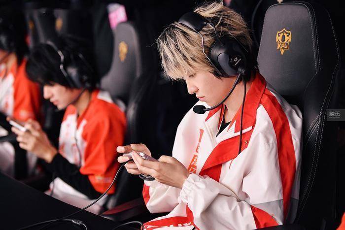 鸟巢里的(de)KPL年度总决赛