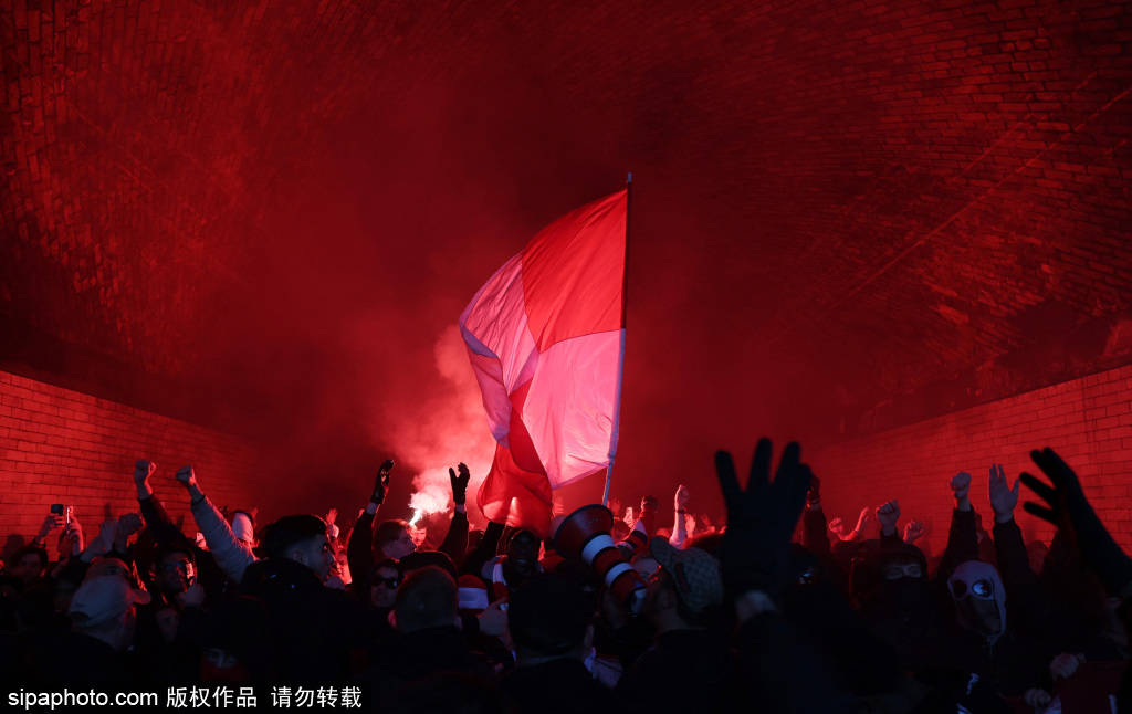 天秀操(cāo)作！阿森納(nà)官方视角：道曼穿裆接(jiē)马赛回旋，最后挑(tiāo)射破門(mén)