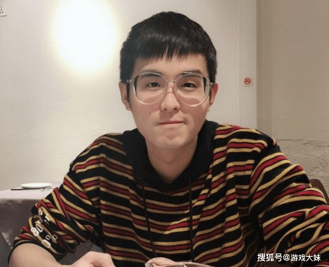 历屆(jiè)LPL最(zuì)佳解(jiě)说磐(pán)点,米勒获得3次(cì),有一(yī)人能(néng)力強(qiáng)却始终拿不(bù)到奖