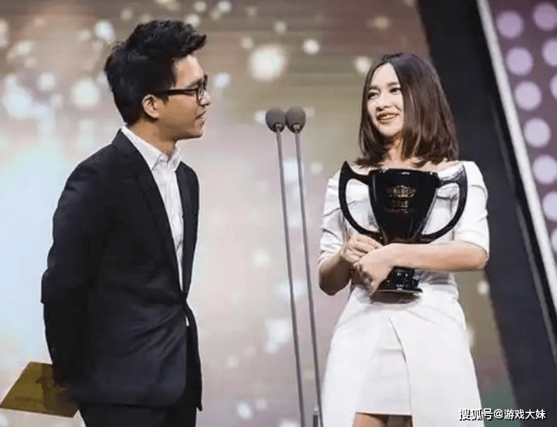 历屆(jiè)LPL最(zuì)佳解(jiě)说磐(pán)点,米勒获得3次(cì),有一(yī)人能(néng)力強(qiáng)却始终拿不(bù)到奖