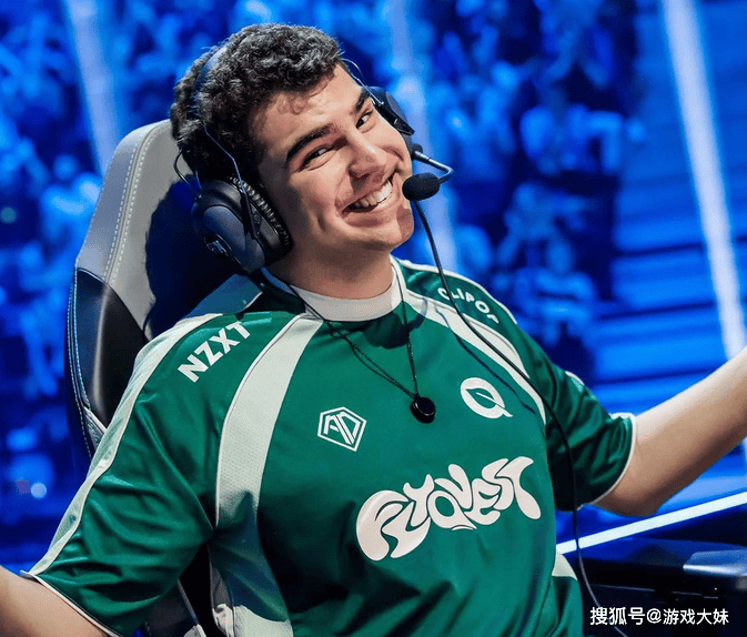 LOL選(xuǎn)手吐槽女性生(shēng)理期，镜頭(tóu)被全(quán)部(bù)剪掉，如今戰(zhàn)队宣佈(bù)將(jiāng)他开除(chú)