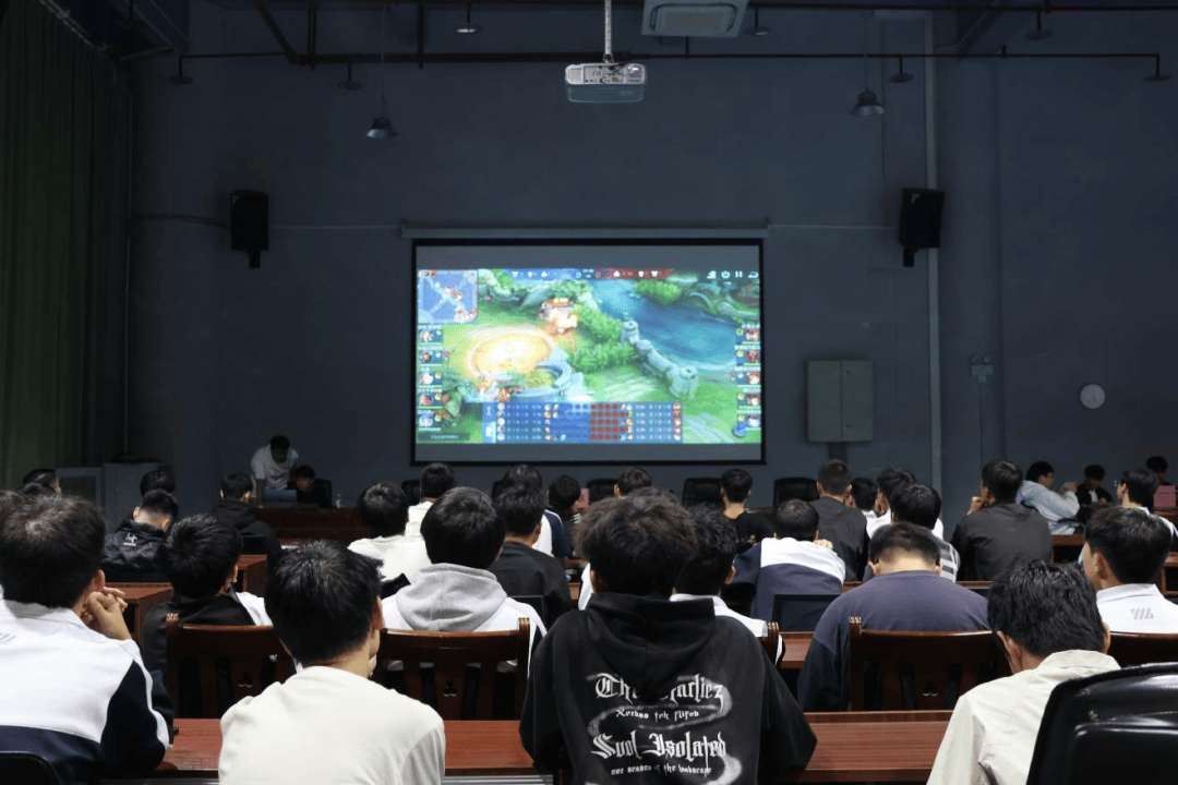 百(bǎi)色(sè)工业技工学校“王者(zhě)荣耀(yào)”電(diàn)子竞技比赛圆满落幕