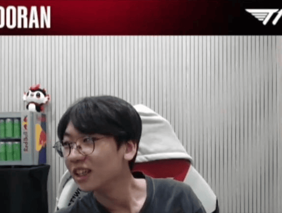 英雄联盟S15冠军皮T1 全员皮肤选择曝光(guāng)，海外怎么玩国服英雄联盟？