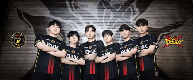 LOL全(quán)球(qiú)先(xiān)鋒(fēng)赛开打(dǎ)！上来就是(shì)两场硬(yìng)仗，JDG直面全(quán)球(qiú)唯一满级队